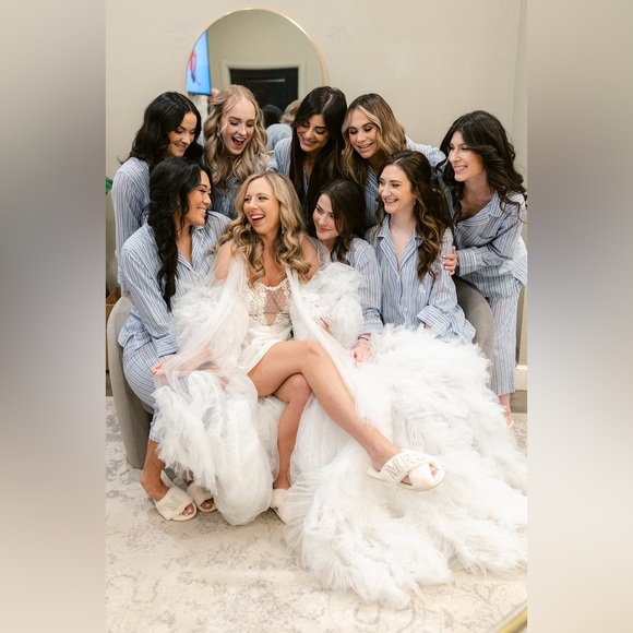 VOIR Victoria Robe - Picture 4 of 14